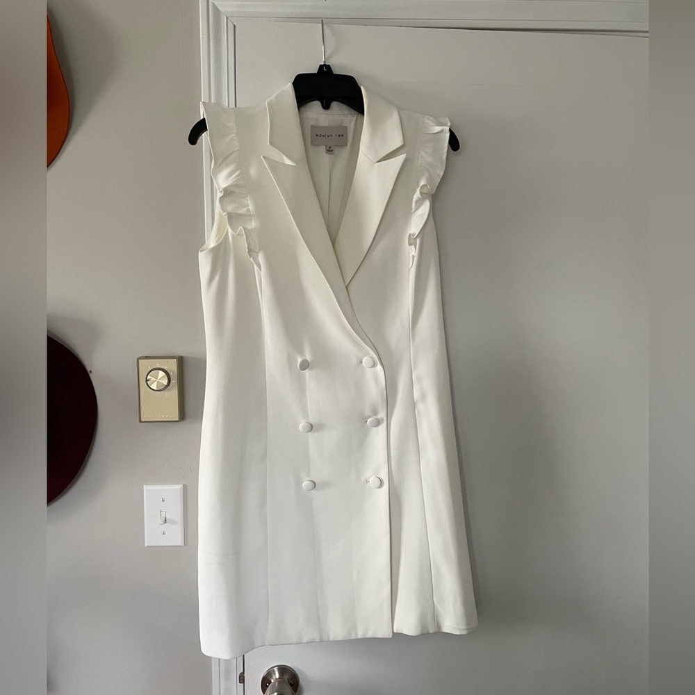White ruffle sleeve sailor style white graduation dress